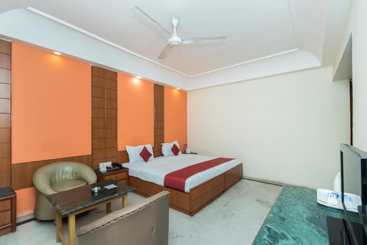 Hotel Kings Crown Vip Road à Calcutta Extérieur photo